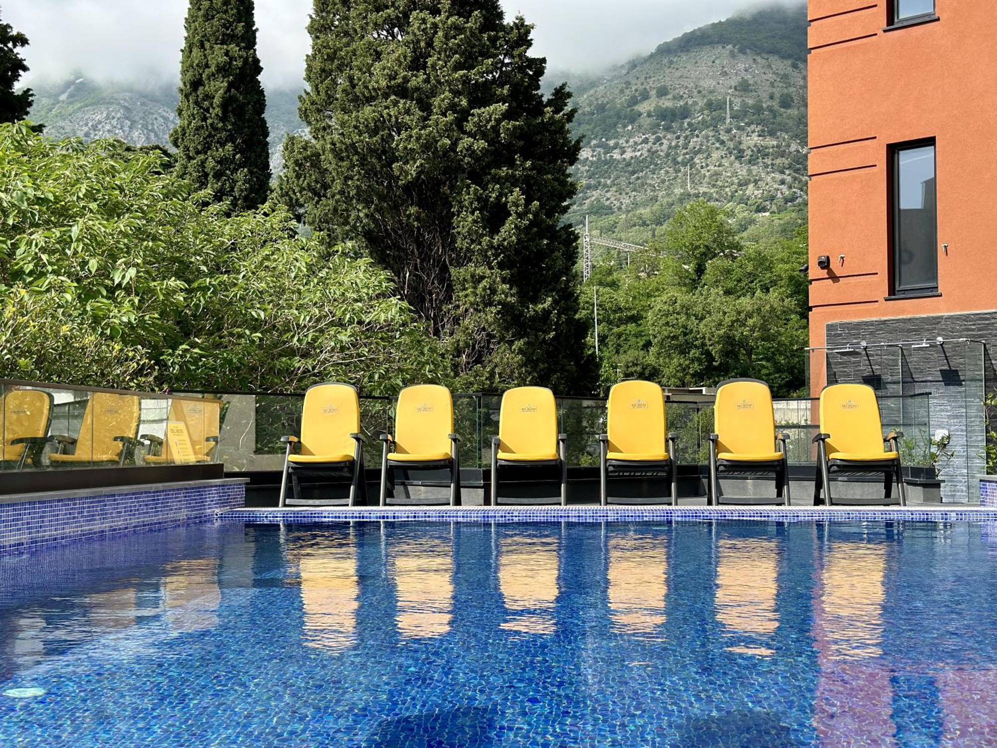 Hotel Del Medio Sutomore Exterior foto